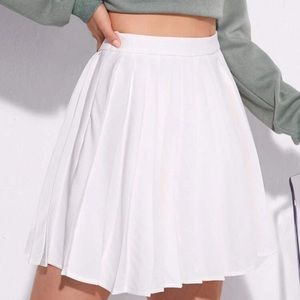Pleated skirt